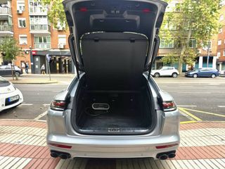 Porsche Panamera 2021