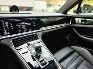 Porsche Panamera 2021