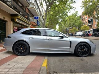 Porsche Panamera 2021