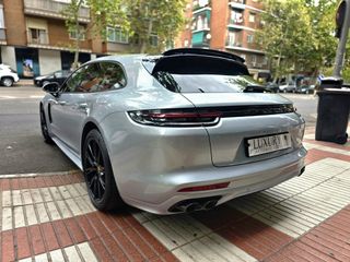 Porsche Panamera 2021