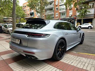 Porsche Panamera 2021