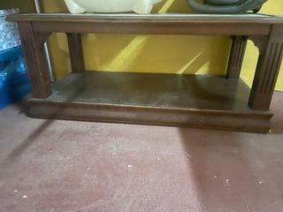 Mesita de salón de madera marrón