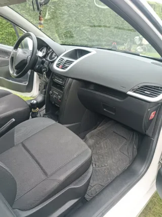 Peugeot 207 2010 1.4 HDI 70cv