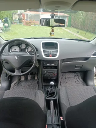 Peugeot 207 2010 1.4 HDI 70cv