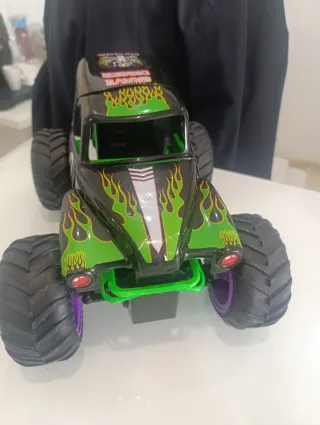 Coche teledirigido Grave Digger Monster Jam