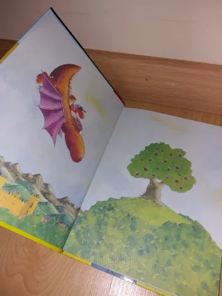 LIBRO - El pequeño dragón Coco y caballero negro