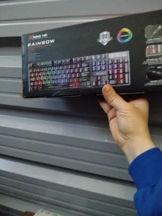 Teclado Xtrike Me Rainbow LED Español