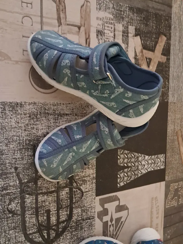 Lote 2 pares sandalias Chicco T27