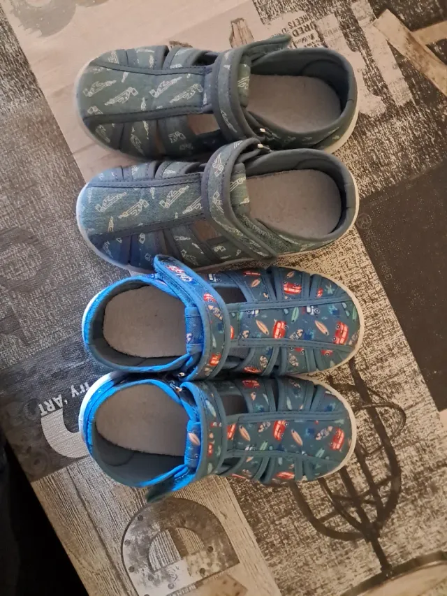 Lote 2 pares sandalias Chicco T27