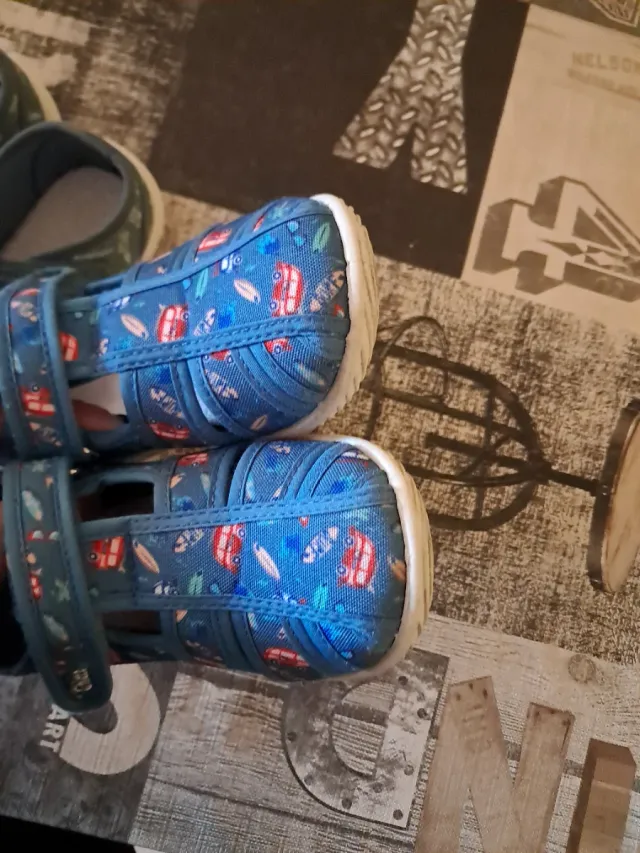 Lote 2 pares sandalias Chicco T27