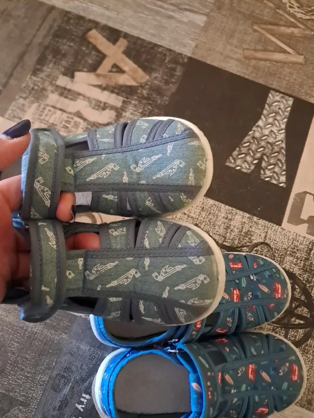 Lote 2 pares sandalias Chicco T27