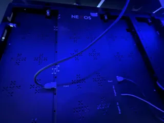 Pantalla LED y Altavoz Escucho ofertas