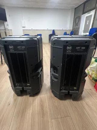 Pantalla LED y Altavoz Escucho ofertas