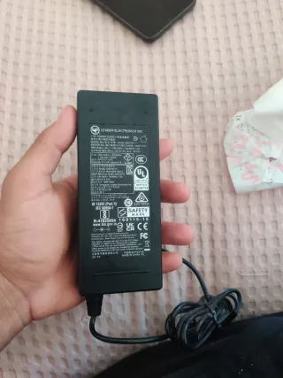 Cargador LEADER ELÉCTRONICS