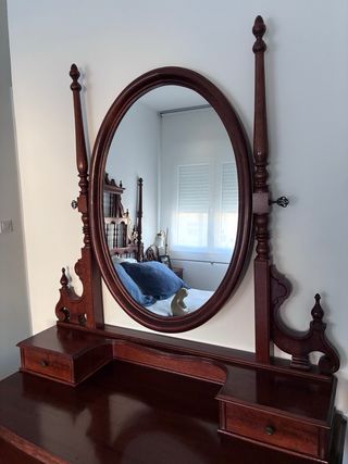 Cómoda de madera maciza con espejo