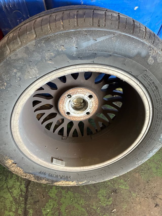 Audi 80 clásico 4 llantas aluminio 205/60R15