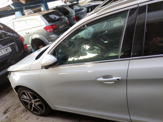 Puerta delantera izquierda Peugeot 308 SW II