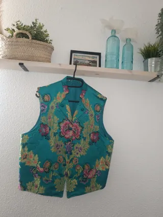 Chaleco de fallero bordado oro y turquesa