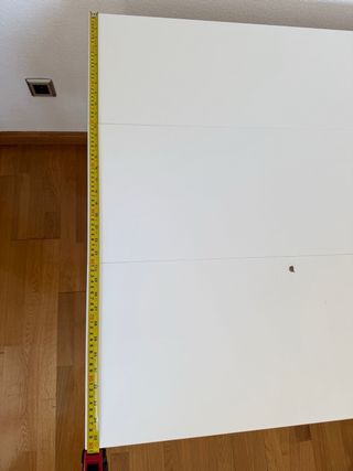 Mesa de comedor blanca de madera