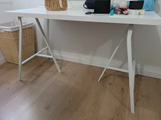 Mesa de escritorio/tocador blanca