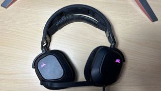 Auriculares Corsair HS80 Negros y Rosas