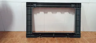 Marco embellecedor microondas integrable.