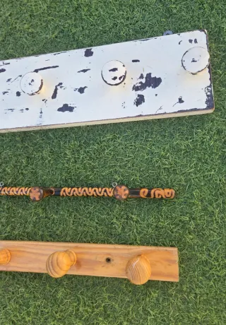 Set di tre appendiabiti decorativi