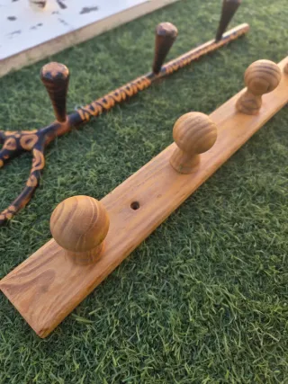 Set di tre appendiabiti decorativi