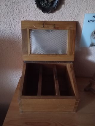 Portariviste in legno con coperchio in vetro