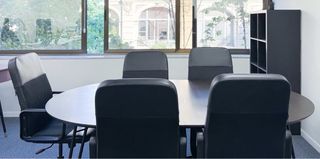 Mesa de reuniones o comedor