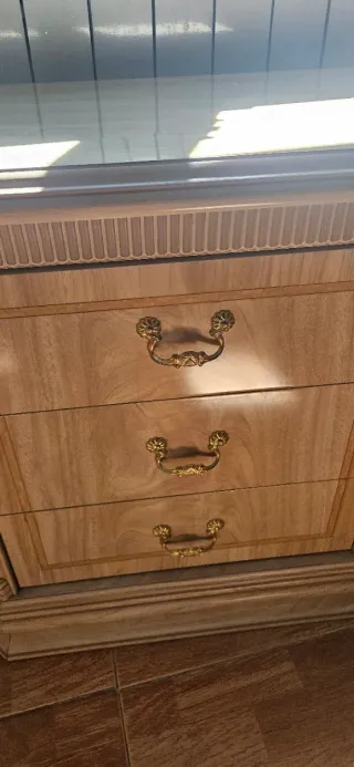 Mesitas de noche de madera Precio negociable