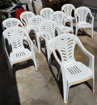 Silla de terraza o bar de plástico