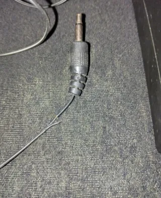 Coppia casse audio piccole nere non funzionanti