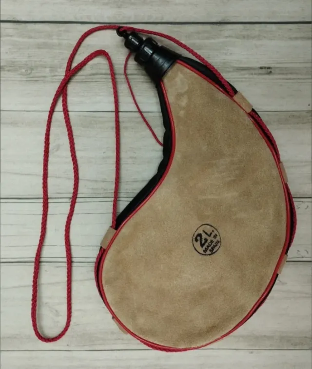 ÚLTIMA BOTA DE VINO 2L LEGION Y REGALO PULSERA