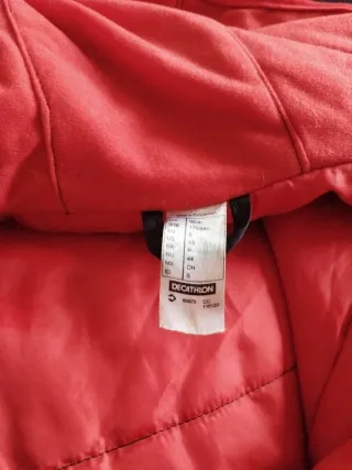 Abrigo Quechua Negro y Rojo