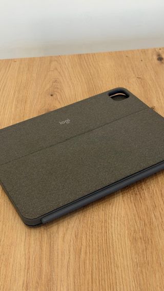 Logitech Combo Touch iPad Pro 11”