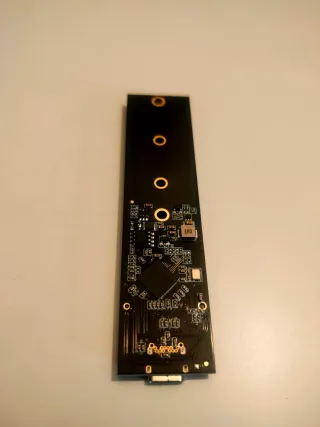 Kingston NV2 2TB PCIe 4.0 NVMe M.2 SSD + carcasa