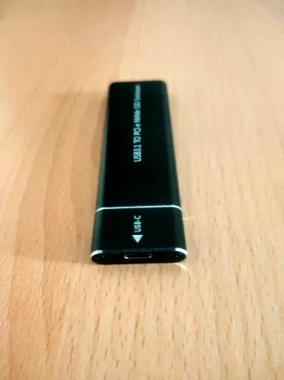 Kingston NV2 2TB PCIe 4.0 NVMe M.2 SSD + carcasa