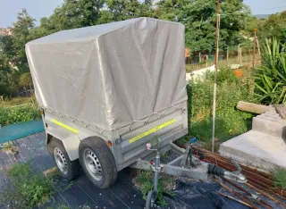 Cambio Remolque de carga por remolque caballo.