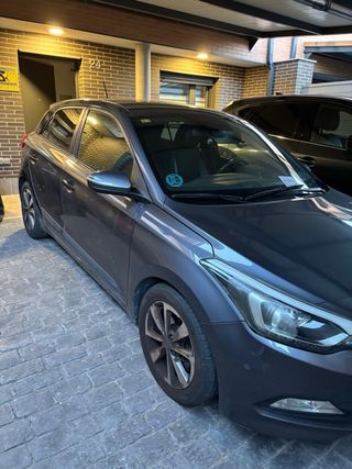 Hyundai i20 Plata. Elegant + Nav. 2017 - 125.000km