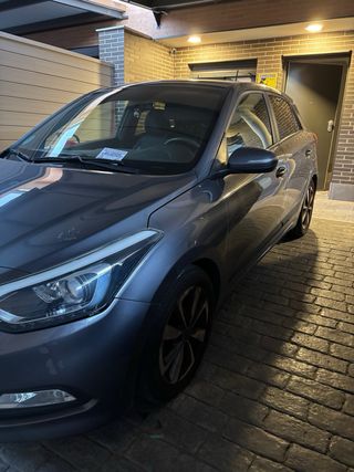 Hyundai i20 Plata. Elegant + Nav. 2017 - 125.000km
