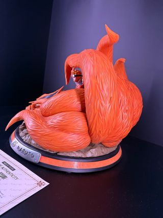 Figura Naruto & Kyubi Tsume Sello