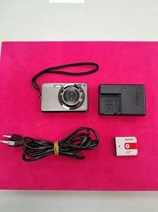 Cámara Digital Compacta Sony Cyber-shot 13.6 MP