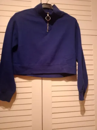 Sudadera corta azul con cremallera