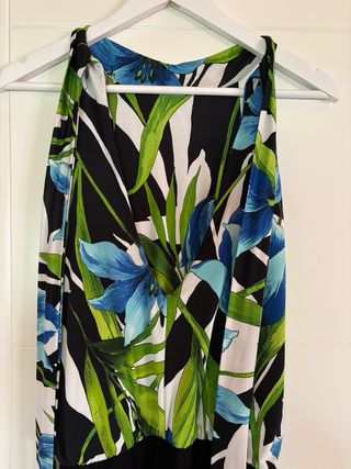 Mono largo cuello halter y espalda abierta