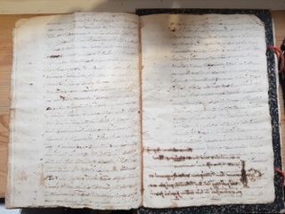 Antiguo documento manuscrito siglo XVIII