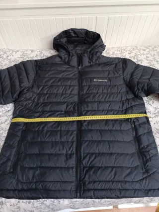 Chaqueta Columbia Negra con Capucha