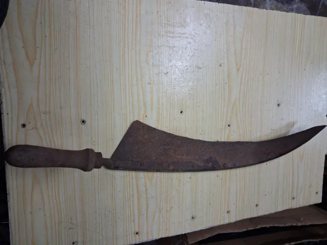 Varias herramientas antiguas de metal