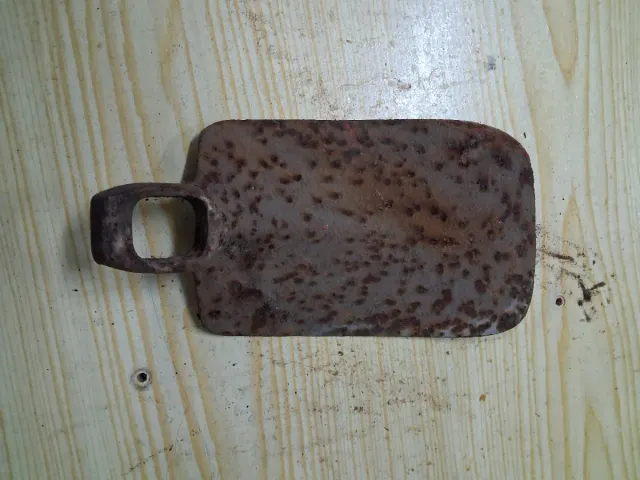 Varias herramientas antiguas de metal