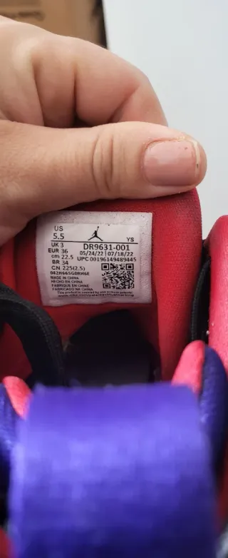 Zapatillas niño negras y rojas